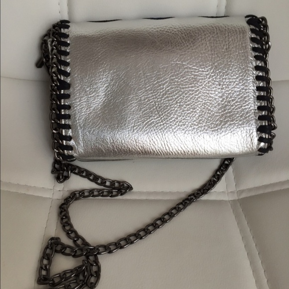 Silver cross body chain bag - Picture 4 of 5